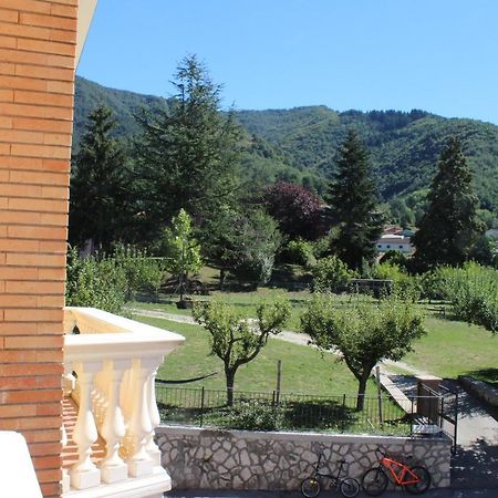 Capitignano La Villa Guest House מראה חיצוני תמונה